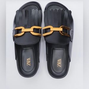 ZARA- BUCKLED FRINGED LEATHER CLOGS